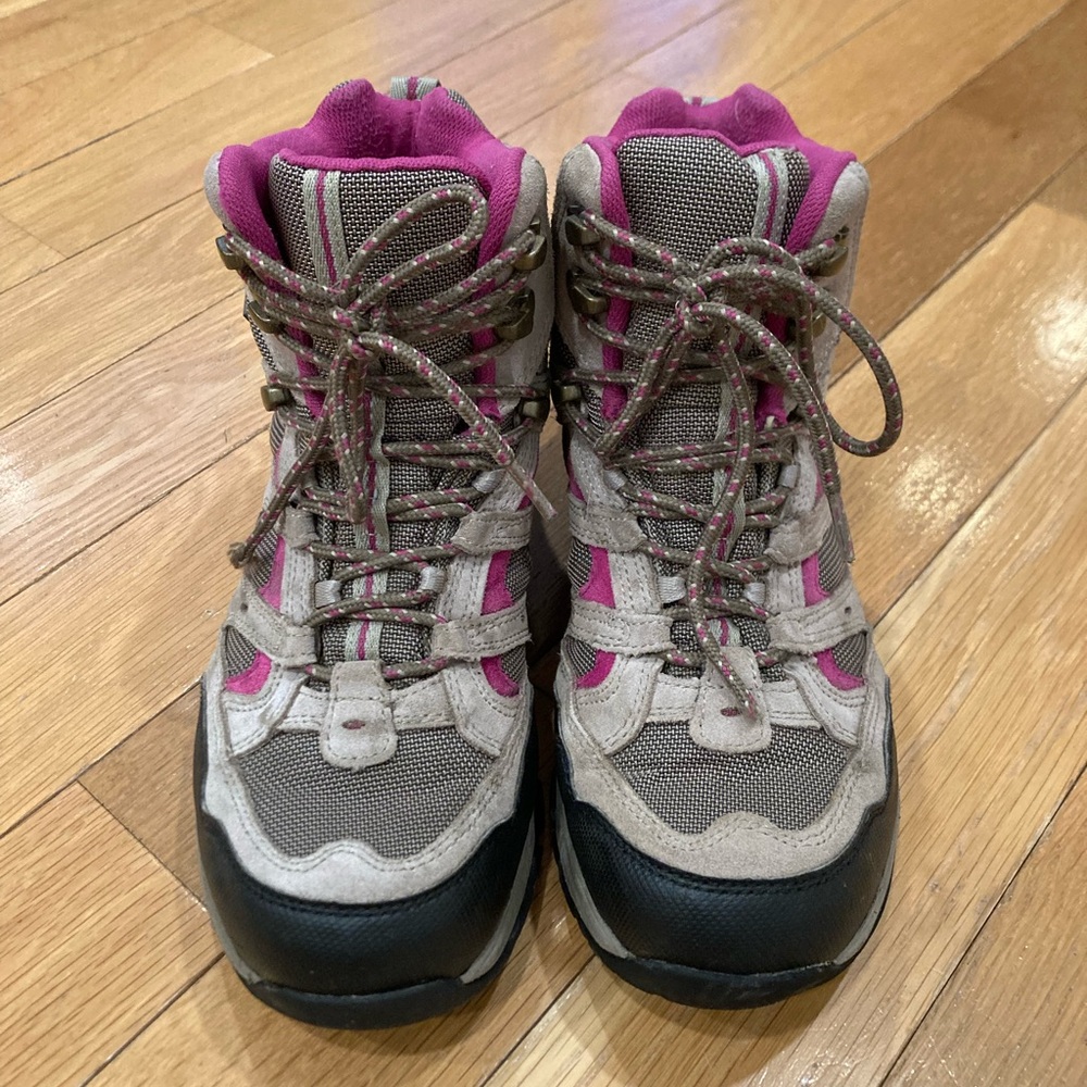 LL Bean women’s hiking boots, waterproof, great condition, size 9